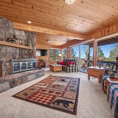 Holliday House w/ Game Room