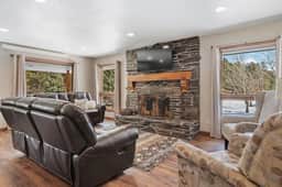 Barrel Springs ·  Secluded Stay in a Wonderful Creekside Getaway