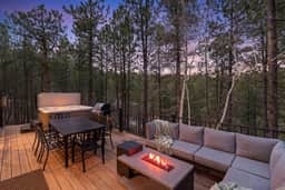 Cloudview Lodge - Image 2