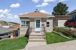 Grand Cozy Retreat in Downtown Lead
