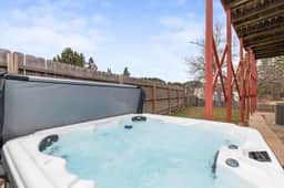 Lead Haven Lodge: Mountain Retreat w/ Hot tub - Image 2