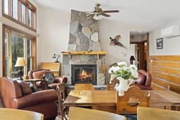 Lookout Lodge- Hillside Escape