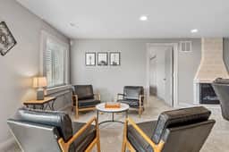 Modern Home-Garage-Scenic Patio