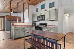 Pinedale Cabin Getaway
