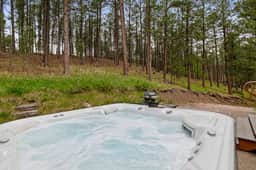 Prairie Creek Hideaway – Relaxing Hot Tub & Views