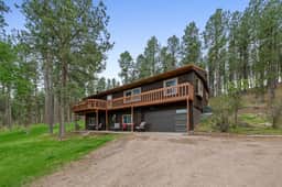 Prairie Creek Hideaway – Relaxing Hot Tub & Views