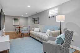 Roomy 5-Bed 3-Bath-Fire Place- Large Outdoor Space