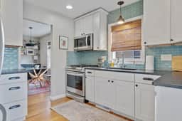 Walk to Parks- Pet Friendly-Top Neighborhood
