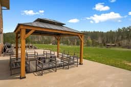 Whitetail · Leighton's Lodge-Hot Tub-Borders National Forest