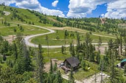 Elk Pointe Chalet