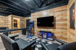 Forest Road Haven: 3 King BR-GameRoom-HotTub-Sauna - Image 5