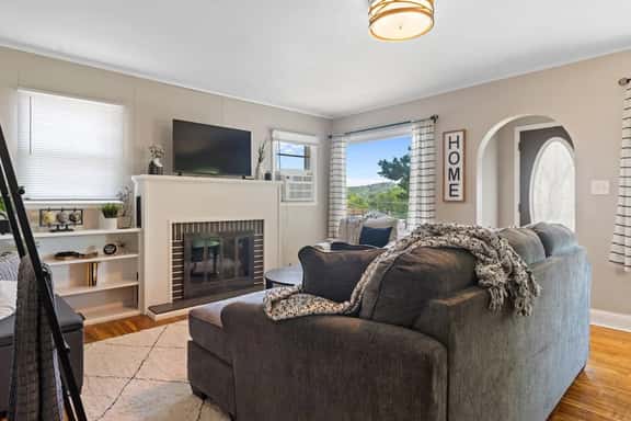 Canyon Lake · Safest Side of Town Upper Level Apt - Image 1
