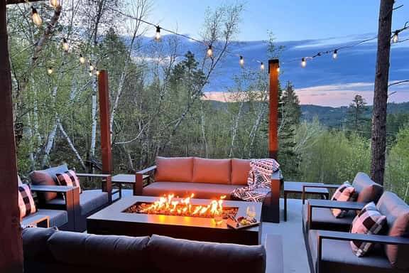 High Mountain Rustic Cabin- Hot Tub- Game Loft - Image 1