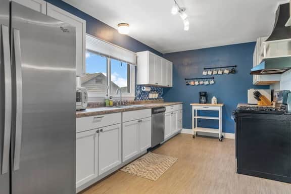 Canyon Lake · Safest Side of Town Upper Level Apt