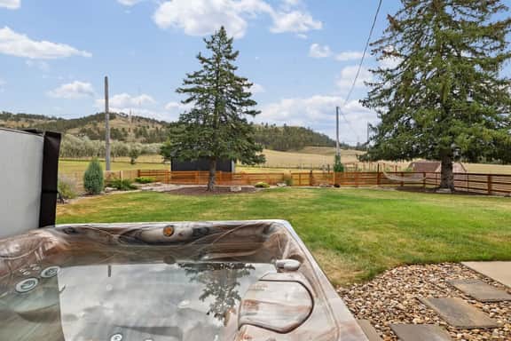 Country House for a City Mouse w/ Hot tub