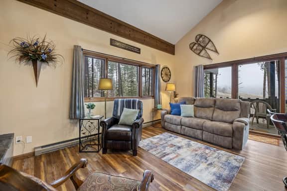 Deer Mountain Cabin Getaway