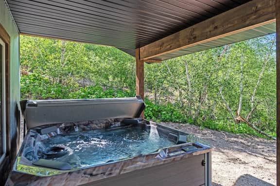 High Mountain Rustic Cabin- Hot Tub- Game Loft