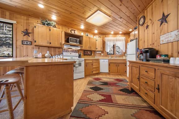 Holliday House w/ Game Room
