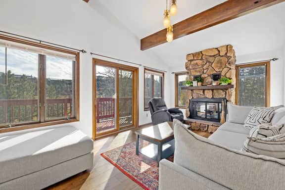 Lead Haven Lodge: Mountain Retreat w/ Hot tub