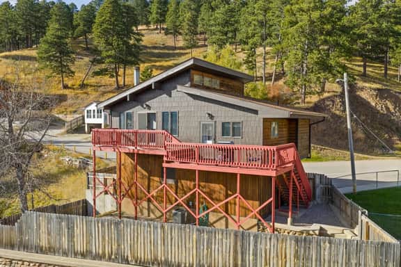 Lead Haven Lodge: Mountain Retreat w/ Hot tub