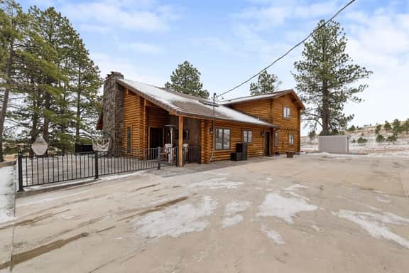 Schroeder’s Grand Log Cabin
