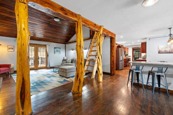Tatanka Getaway with Hot tub & Game Room