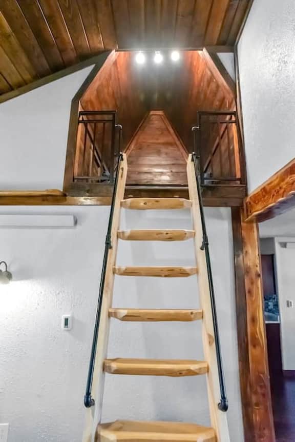 Tatanka Getaway with Hot tub & Game Room