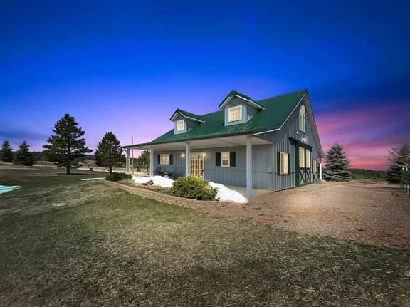 Unique Barn Stay Close to The Hill's