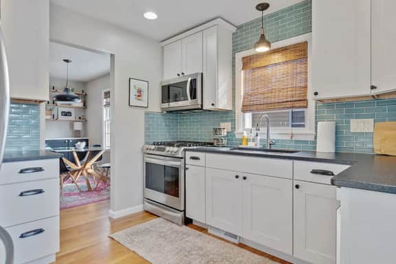 Walk to Parks- Pet Friendly-Top Neighborhood