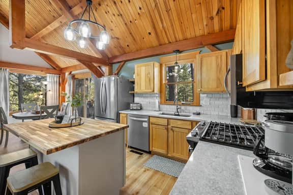 Whispering Pines Cabin