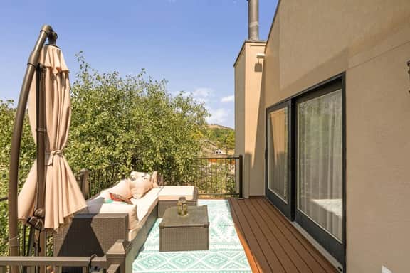 Black Hills Townhome -Community Pool-Near Downtown - Image 5