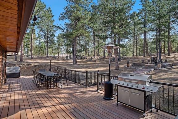 Tatanka Getaway with Hot tub & Game Room